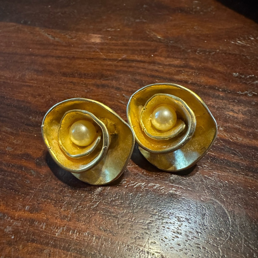 EUC NORMA JEAN CLIP ON EARRINGS
